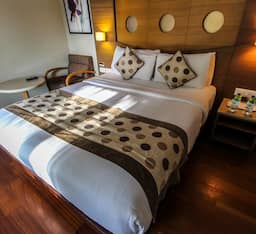 Superior Double Room - King Bed